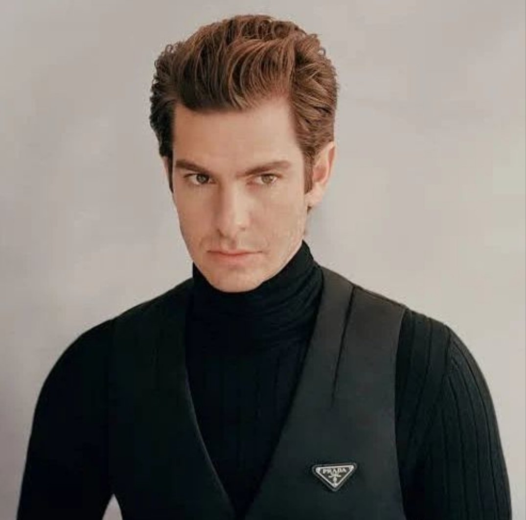 ankitchakladarr's tweet photo. #AndrewGarfeild is an august born actor and he will turn 40 in 3 months later. Nobody 's coming in his married life and there is no benefit of #AndrewGarfeild's married
How could became dad of his kids?.
#AndrewGarfeild. https://t.co/goDIRVNHfO