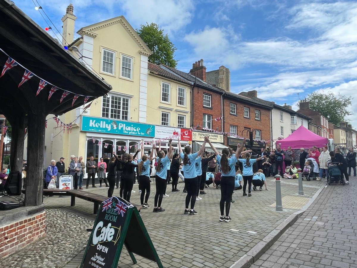 North Walsham High tweet media