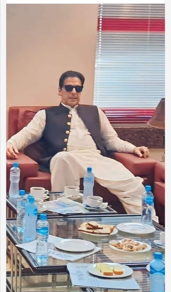 aman_ibn's tweet photo. Swag check kro khan ka Imran khan in latest pic ❤✌🇵🇰 https://t.co/Y2Mf2aEEBN