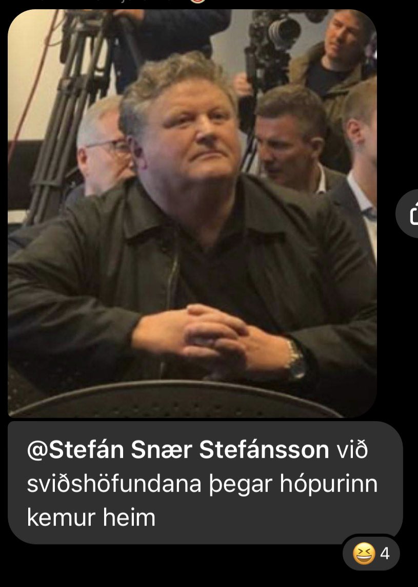 Það er ótrúlegt að vera með svona sturlaða söngkonu og bjóða henni upp á svona sökkkkaða sviðsetningu #DiljáArmy