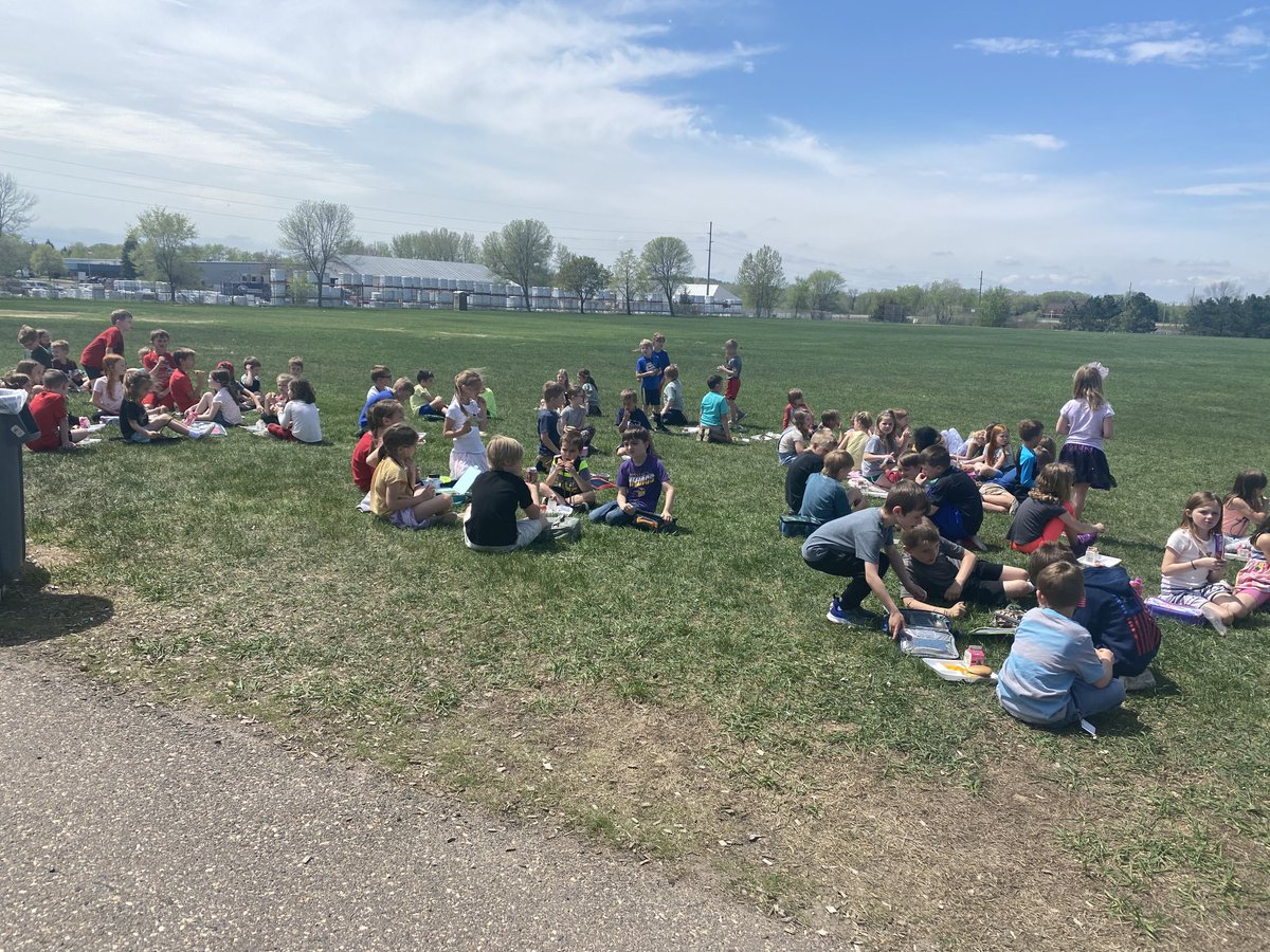 When you get lemons you make lemonade.  We had to evacuate today which messed up our lunch schedule. It was a beautiful day = ate outside when we knew we wouldn’t have enough space in the cafeteria!  #amazingkitchenstaff ⁦<a href="/ISD728/">ISD 728</a>⁩ ⁦⁦<a href="/almosandrew/">Andrew Almos</a>⁩