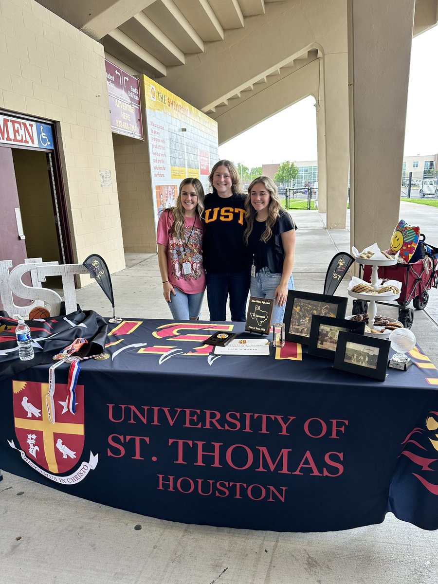 LadyDeerBB's tweet photo. Congratulations to our very own @macie_whitfield. We are so proud of you. @USTWBB got them a great one!!! https://t.co/IdfgjjM3YU