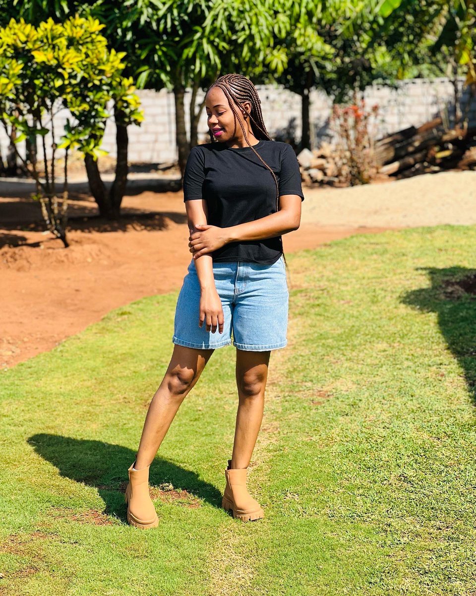 astonicia's tweet photo. Emakhaya 💋 #GIRLFRIEND https://t.co/7oXclorigt