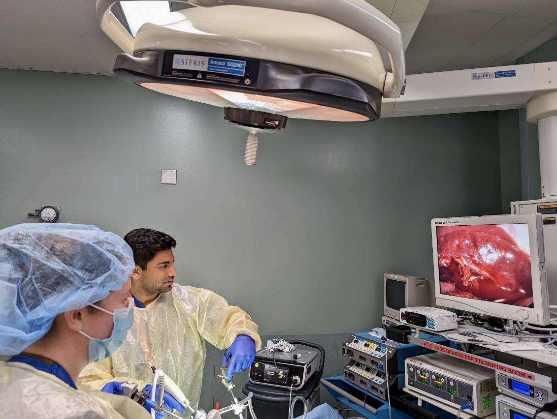 AceStJohnMD's tweet photo. Always excellent getting to operate and train with your best friends! #HighfidelitySim #Laparoscopy #SurgicalEducation #SurgEd  @MarylandSurg 🦀 https://t.co/zjI8n7GkCR