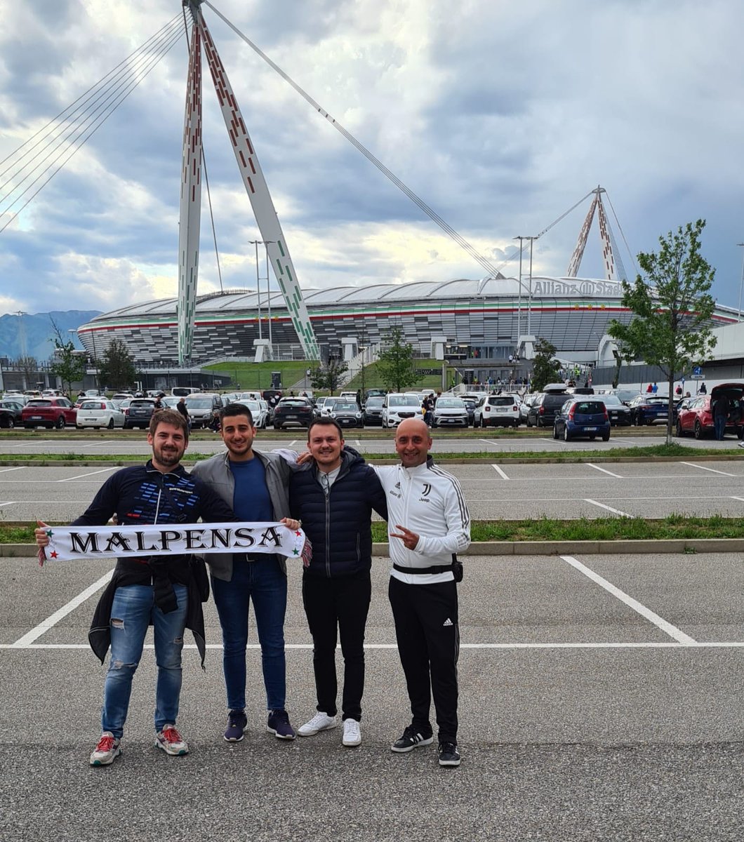 robert16081969's tweet photo. sola non ti lascio mai
#UEL
#JuventusSevilla
#JuveSiviglia #JOFCMXP
#LiveAhead #FinoAllaFine #ForzaJuve #MatchDay https://t.co/D6Pu69M895