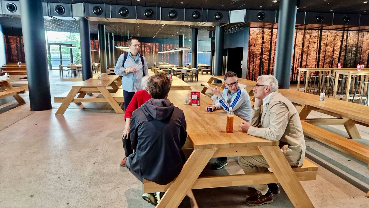 JanesWalkVienna's tweet photo. Entlang von sechs Uni-Mensen hat Eugene Quinn vor einer Woche mit euch Wien erkundet. Wir haben einige Fotos vom Walk: https://t.co/niWzQ6UPx7 #janeswalk #jwv23 https://t.co/WBJvKXarHy