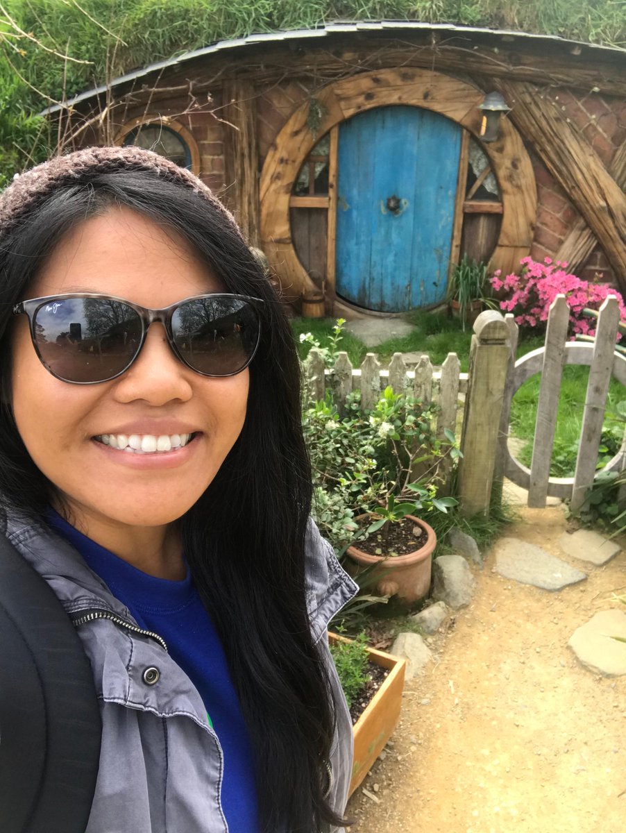 SERCinvasions's tweet photo. #MeetAnInvader Jess is a huge Star Wars, Harry Potter, and LOTR fan! Some of her hobbies include hiking, running, reading, baking, &amp; making music. She loves to travel outside of work and enjoys spending time with her family and corgi, Carson Chubbs, back home in Southern CA! 🤗 https://t.co/ENxA098UlV