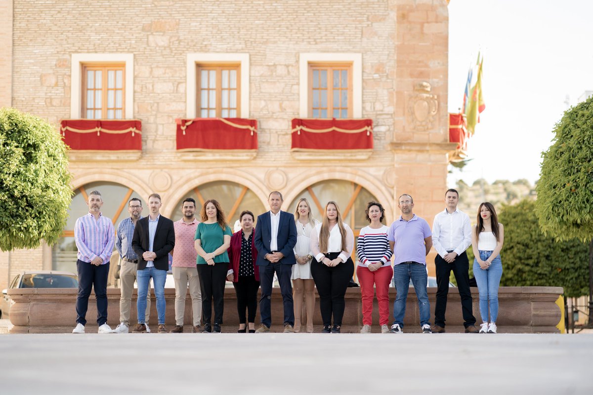 psoevreina's tweet photo. Conoce a los candidatos del PSOE de Vva de la Reina para las elecciones municipales del  #28M en #vreina
https://t.co/HcSRhL9fm6 https://t.co/b1bBzgwJUH