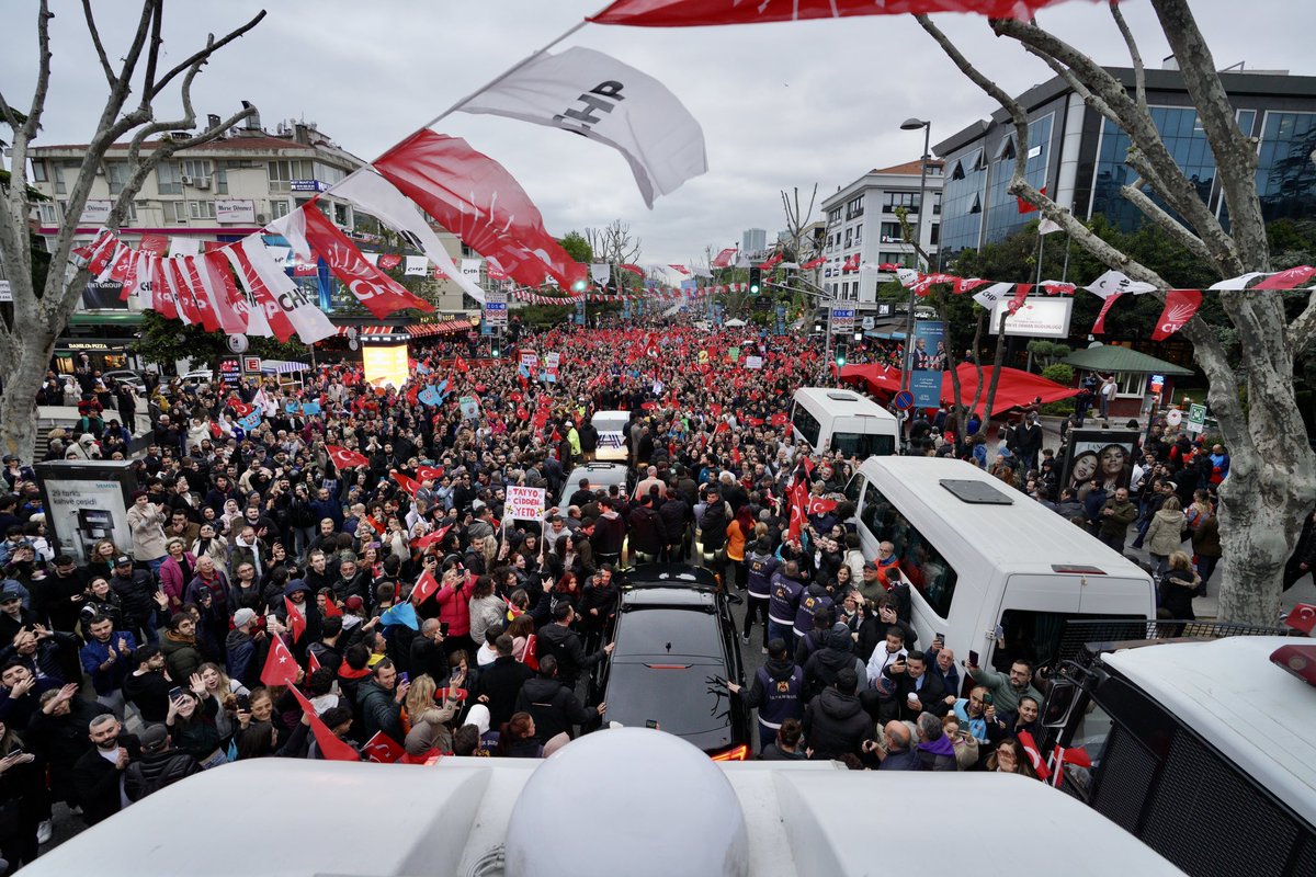 ekrem_imamoglu's tweet photo. Harikasın Kadıköy 👏🏻👏🏻👏🏻 https://t.co/8meYFPiRqY