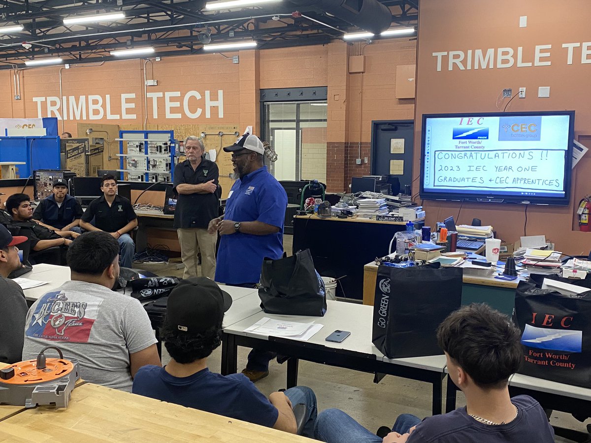 17 junior &amp; senior electrical technology students at <a href="/TTHSBulldogs/">Trimble Tech High School</a> signed with industry partners Independent Electrical Contractors &amp; CEC Facilities Group. Some will be full time employees while others will be paid interns for the summer!
#FWISD
#careerteched #partnershipsmatter