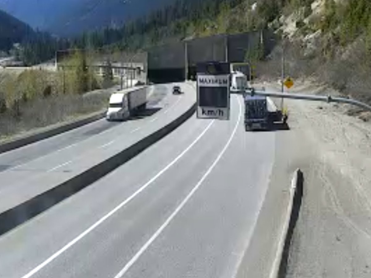DriveBC's tweet photo. ⚠️ #BCHwy5 - Southbound vehicle incident is blocking SB lanes at the Great Bear snow shed on the #Coquihalla.
Southbound traffic is being temporarily being held at Zopkios.
Watch for traffic control and expect delays.
#MerritBC https://t.co/t1MkU261o6