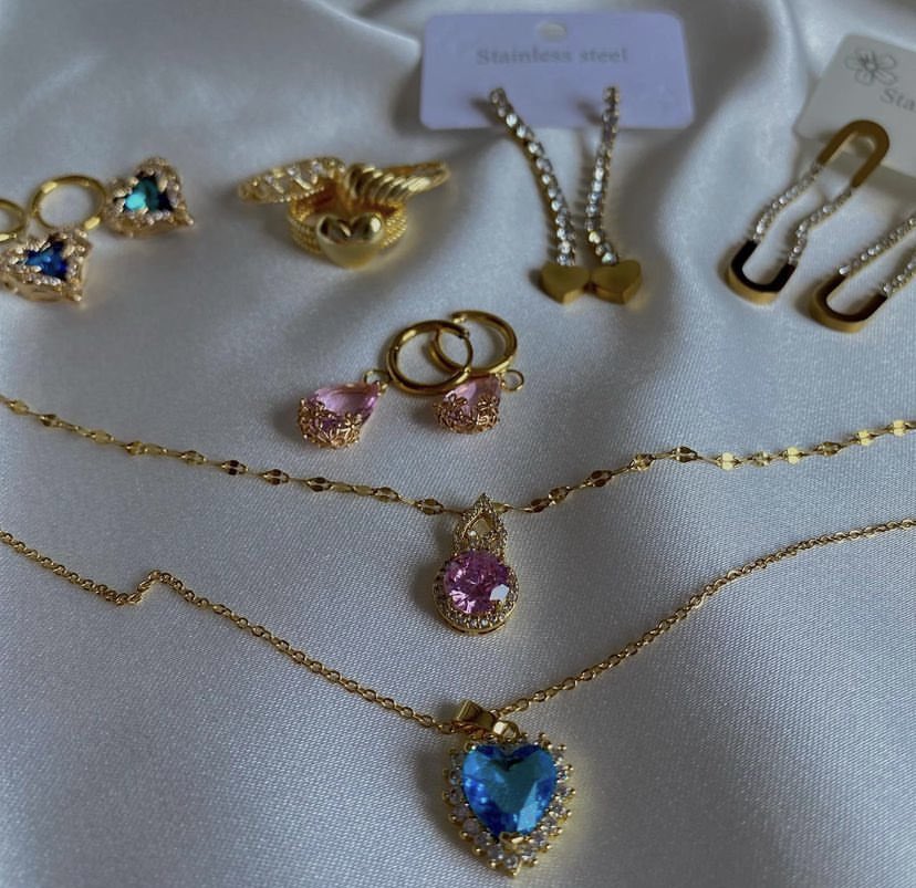 sweettshoppingg's tweet photo. Bahar ayında çiçek gibi açmak ister misiniz? Bahar koleksiyonu bu sezon çok renkli… 

Daha fazlası için: https://t.co/RgOFfq8L6q 🛍

#elsed  
 #kismetseolur  #muharemince #YaliCapkini  #FeritKorhan  #ERYAR #Aytol #SeyFer  #YarenDag #yks2023 #cagriozer #cansel #aybuke #Chp #akp https://t.co/lh9EZOZ6JK
