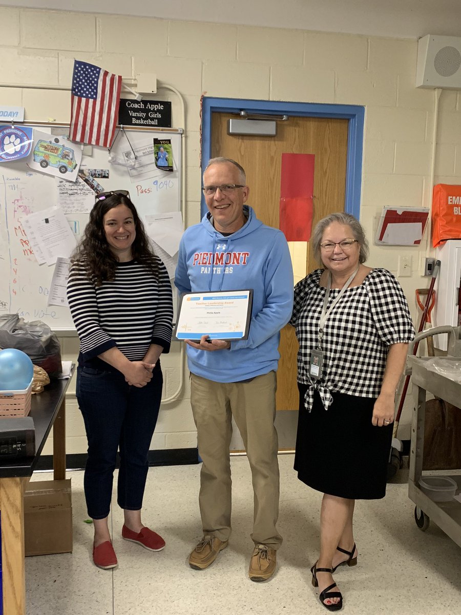 kvague's tweet photo. So proud of these awesome HS science teachers for being recognized as top users of Gizmos in their classrooms. Thank you for going the extra mile! @ExploreLearning @UCPSNC @AGHoulihan @RimmerEdTech #TeamUCPS https://t.co/7KQB8JJuWf