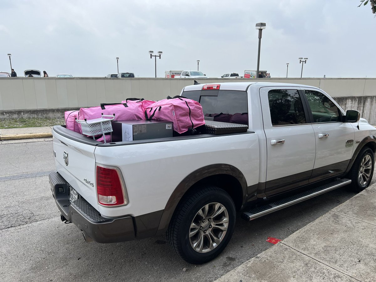 hilda1213runner's tweet photo. Our daughter Camila is done with 1st year of college at Texas State University !! 💗 Ready to Enjoy the Summer at RGV. 🥰 https://t.co/kRAa3FQyEe