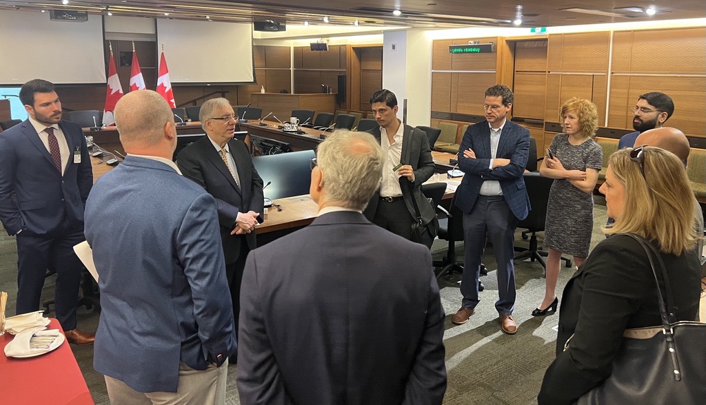 CanadianFuels's tweet photo. Collaboration between industry and government is key to unlocking the economic and environmental potential of made-in-Canada #lowcarbon #fuels, like #biofuels, as we continue #Drivingto2050. #CDNpoli https://t.co/4OfUYSX6vL