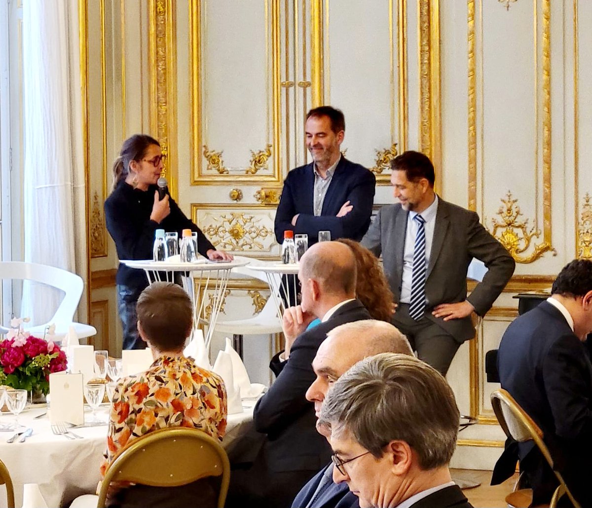 HonStephaneDion's tweet photo. Enriching discussion with @CGI_FR and Vincent Courboulay, Scientific Director @institutnr, about #ResponsibleIT and #digital tech, and their impact on governance within organizations. In 🇫🇷 and in 🇨🇦, the ecological, energy and digital transitions must go hand in hand! https://t.co/PuDqUrVfSp