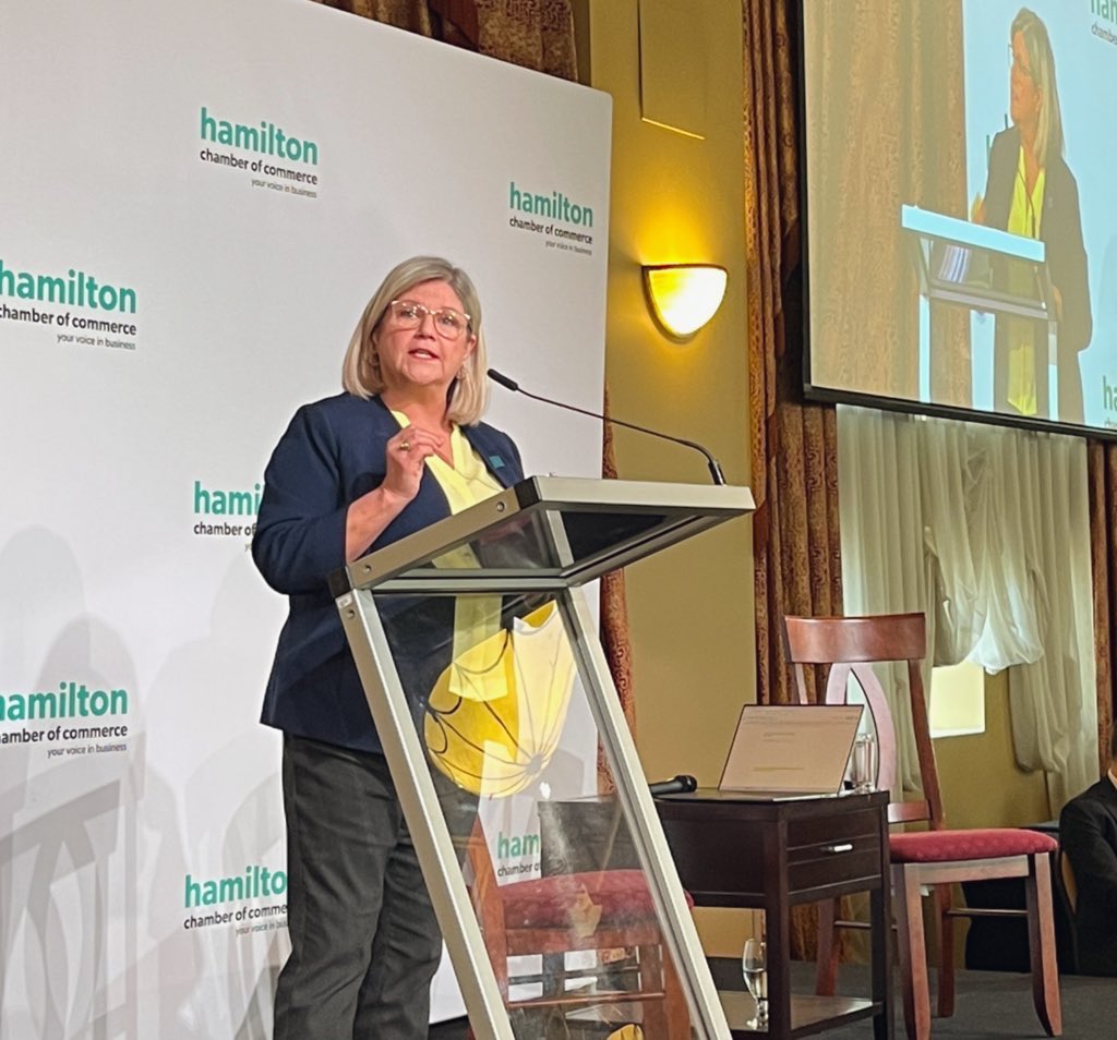 hamiltonchamber's tweet photo. It was an honour to host Mayor @AndreaHorwath at her inaugural Mayor’s Breakfast this morning.

The sold-out event brought in over 500 members from our local biz community to hear the Mayor’s State of the City Address and an update on the latest initiatives &amp; projects in #HamOnt. https://t.co/qQyU68IR6O