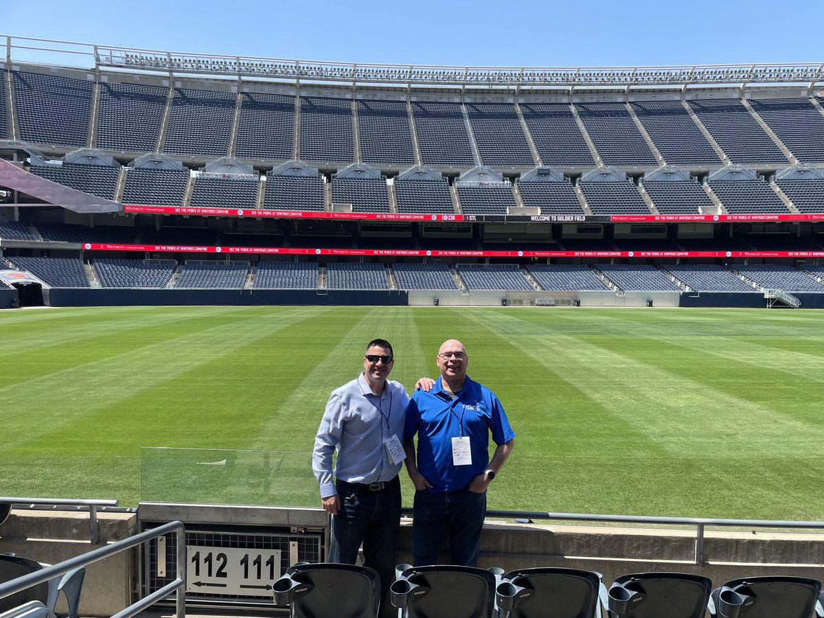 vjinwi's tweet photo. #mycugc ⁦@steve_noel⁩ ⁦@TiberGreg⁩ at Soldier’s field soaking some sun 🌞 https://t.co/Dk7FJ9MAra