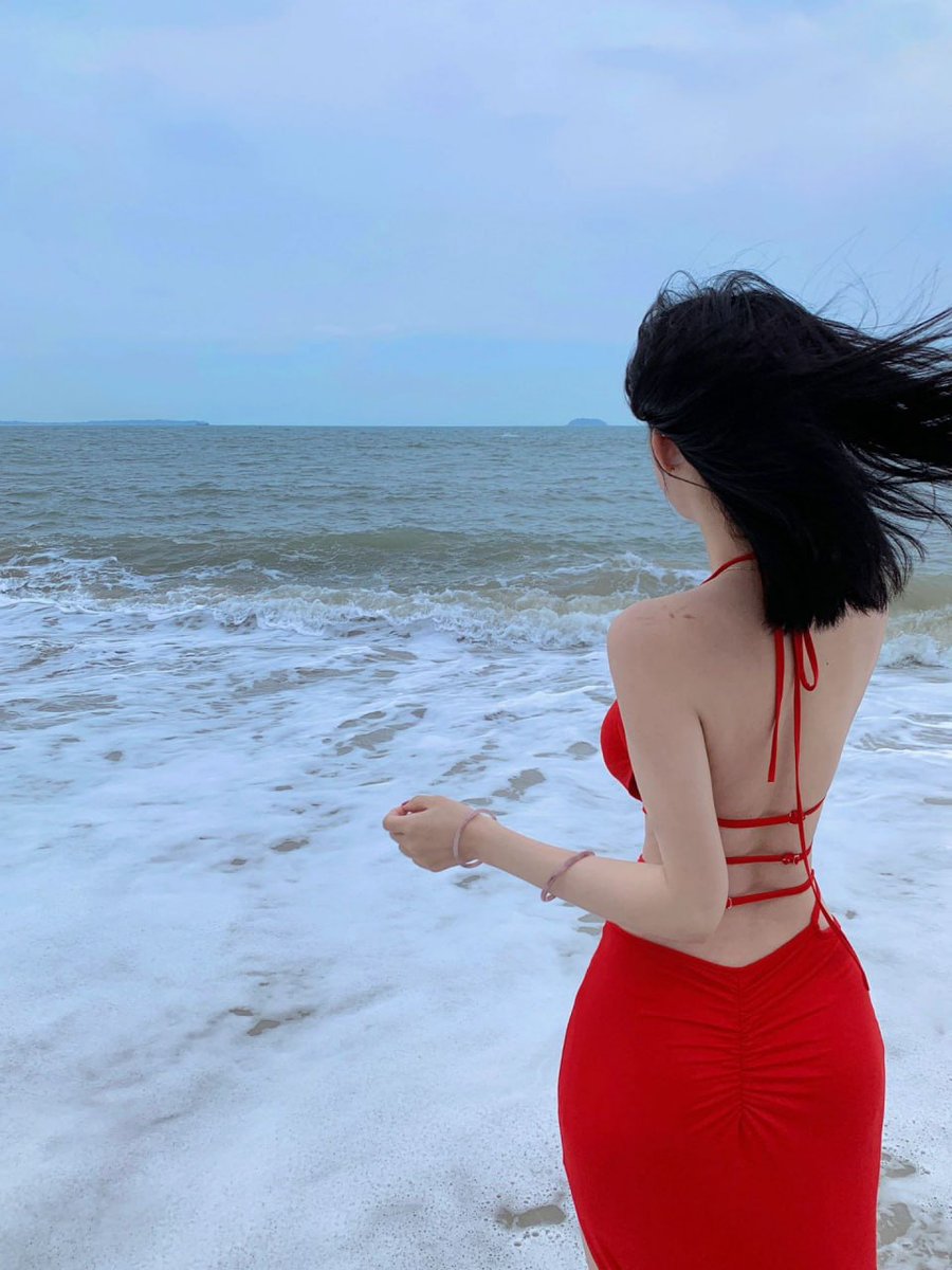 Christina tweet media