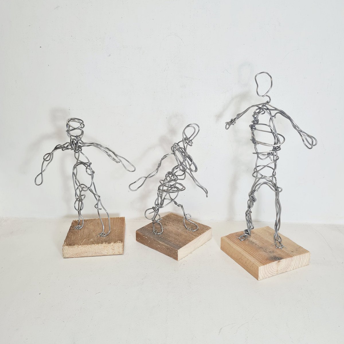 Miss Rhodes tweet media