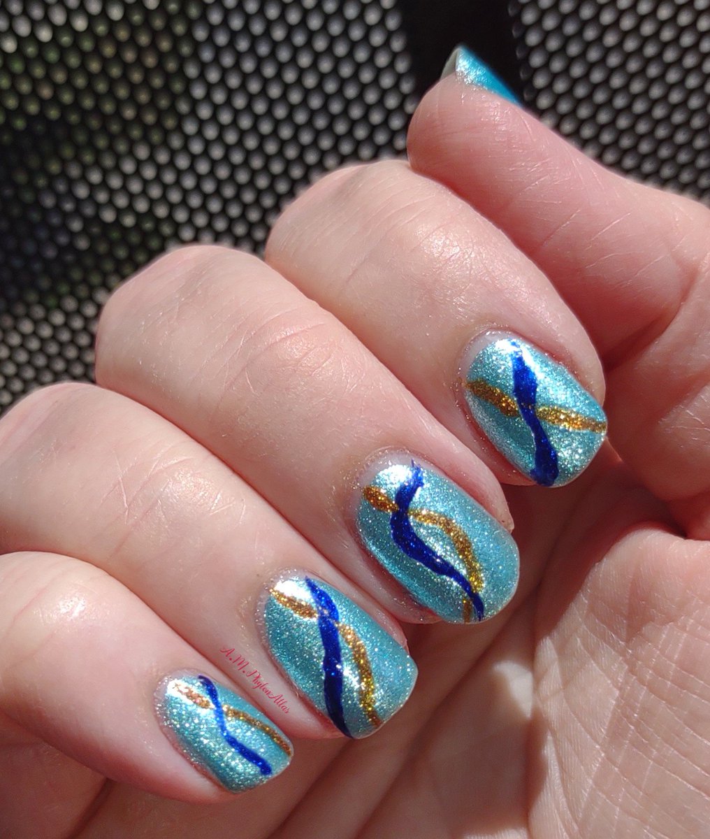 APhylonatlas's tweet photo. Mid-Week-Mani using ORLY'S Written in the Stars as the base and Stripped with ORLY'S In Luck & You're on Sapphire. Base ORLY'S Nail Defense & Cuccio's High Gloss Top Coat. 💙 Love this #naturalnails #nailpolish #manicure #nails #bluenails #shortnails #shinynails #nailinspo https://t.co/VbQrKNsSc9