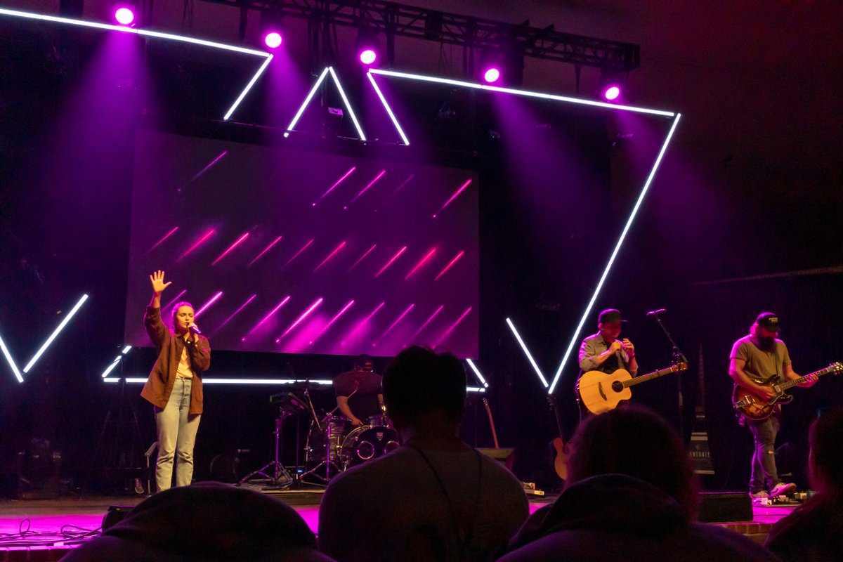 WeArePOTE's tweet photo. 📸 #ThrowbackThursday to last year's event at Lookout Mountain! We had such a blast! Excited to see you all again soon! #PeopleOfTheEarth #ConcertMemories #WeArePOTE https://t.co/2cNAhJpyv3