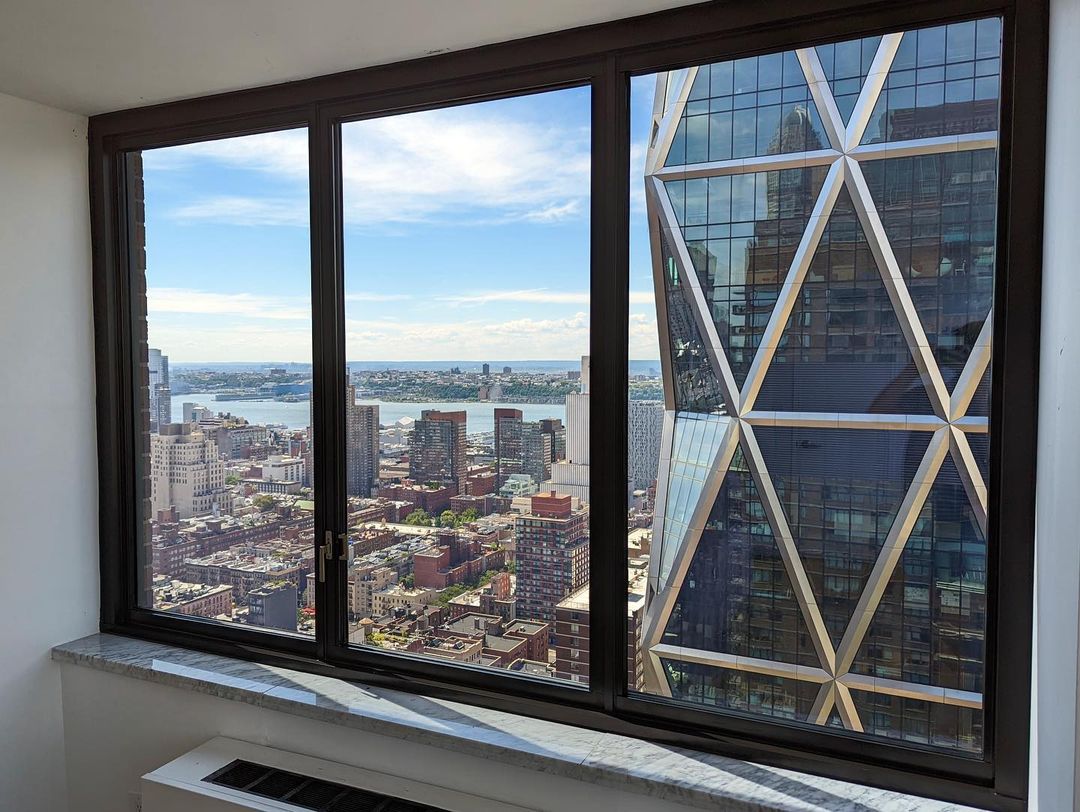 Looking out at the Hearst Tower
#hearst #heartstower #newyork #architecture #newyorkarchitecture #nyc #nycarchitecture #realestate #newyorkrealestate