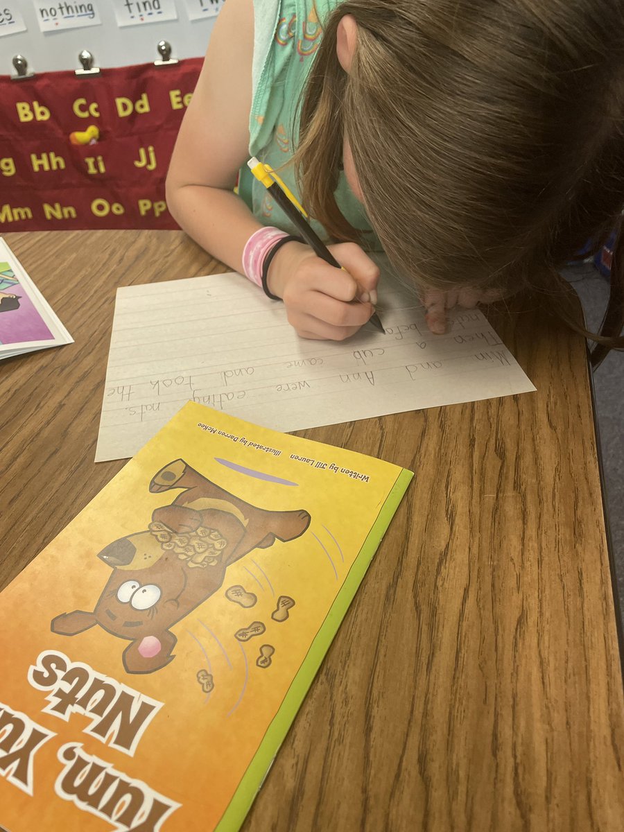 Summarizing a story in 1st grade Title 1 whole-phonics.com #mepoclassroom #ilovefirstgrade