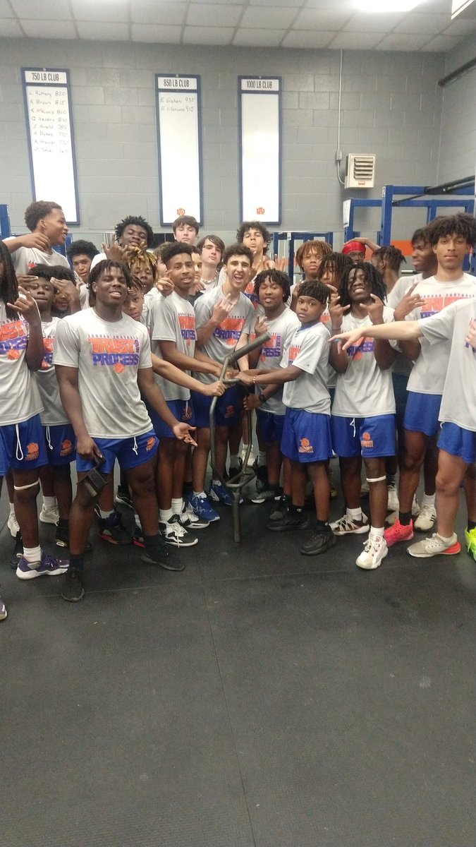 jagstrength1's tweet photo. Rack #8 getting after it today, breaking bars and getting stronger! @AthensDriveFB @athensjags https://t.co/tvVVQsParB