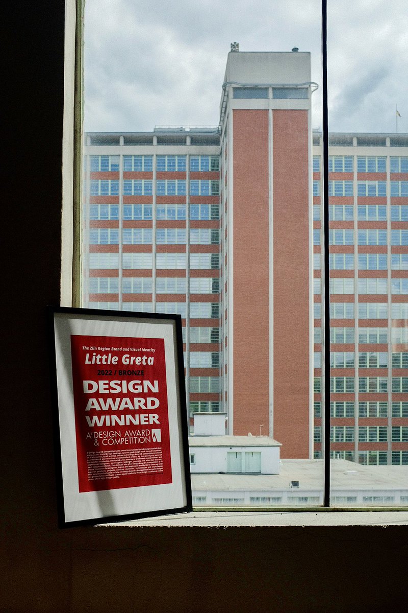 Naše 4️⃣. A’Design Award, celkově 6️⃣. mezinárodní ocenění pro rebranding Zlínského kraje. ◾️
…
Our 4️⃣th A'Design Award, 6️⃣th international award in total for the Zlin Region rebranding. ◾️