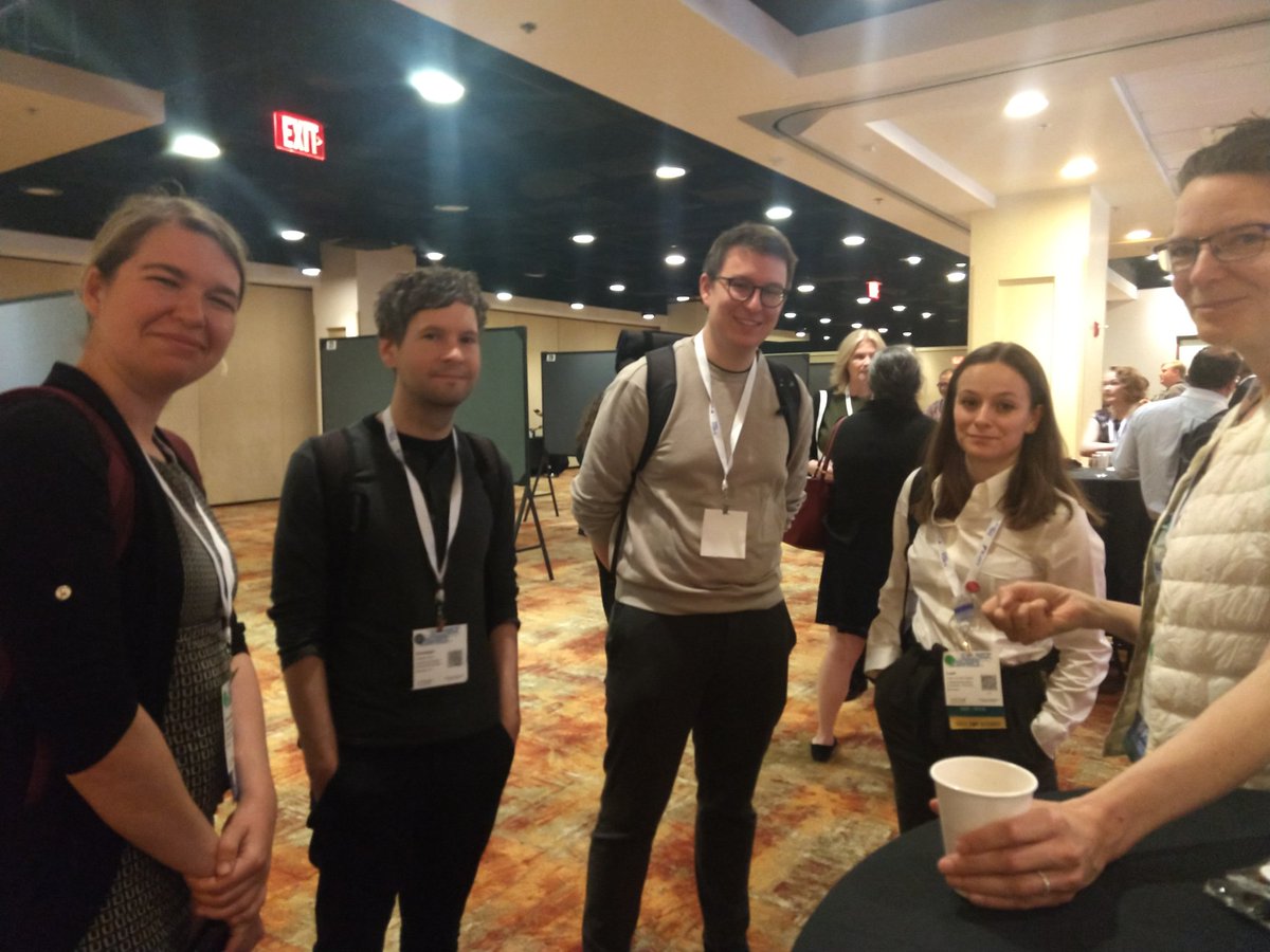Thanks for stopping by our booth! <a href="/CarolinaHaensch/">Carolina Haensch</a> <a href="/fraukolos/">Frauke Kreuter</a> #AAPOR #aapor23
