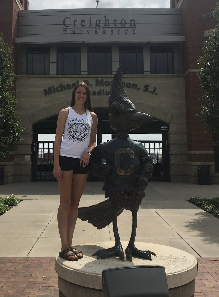 Timtay75's tweet photo. How it started. How it’s going. Jaclyn arriving at Creighton in 2016 and today receiving her Doctorate in Physical Therapy. So very proud of her and all her hard work. Dr. Taylor! https://t.co/2STuXUOqTT