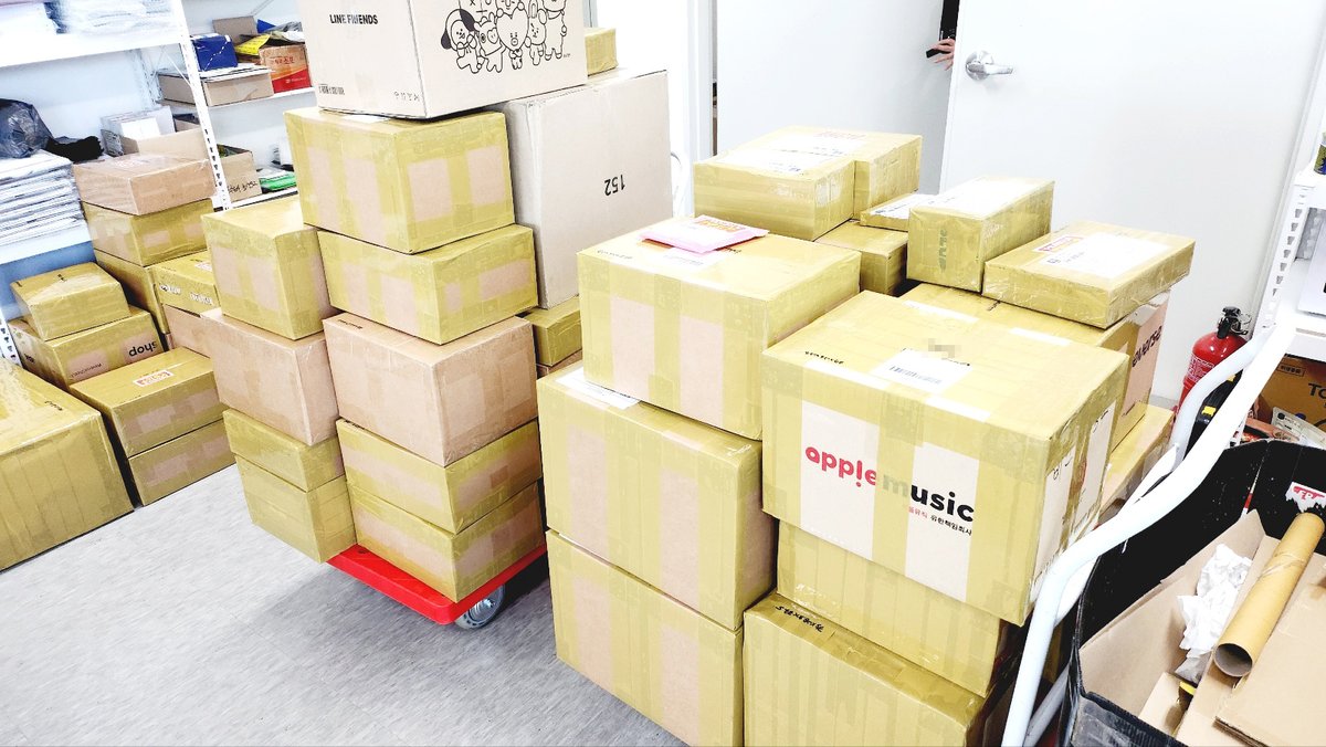 korseller365's tweet photo. Today's Shipment!
USA / Japan / Turkey / Bolivia / Southeast Asia / South America (Brazil, Mexico)
Worldwide shipping - https://t.co/6KZMsF8TIn
#webcheckout #bantaek #koreawarehouse #proxyservice #addressrental #inclushions #kpop #kpoptwt #kpopidol #klivewh #nct127 #BTS https://t.co/74OPyz6YmB