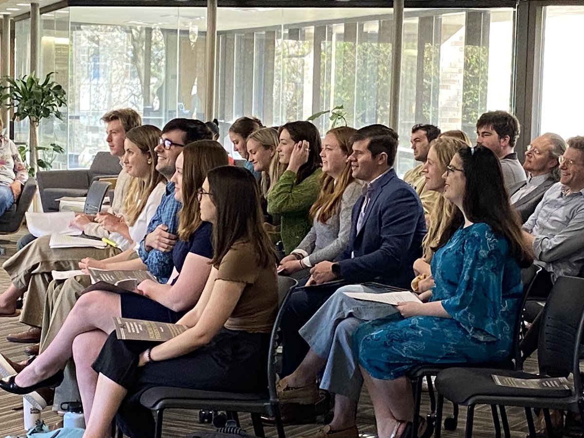 Congratulations to our English Honors students, who presented creative and critical theses on May 5th, on topics ranging from social ethics in Coetzee, to women's mental health in 20th century literature, to evolutionary theory in Victorian literature. Bravo! 👏