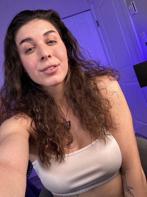 Day three of being a streamer and one day away from totk. Come chat with me at https://t.co/gCke6CcJ8o