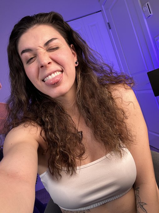 Day three of being a streamer and one day away from totk. Come chat with me at https://t.co/gCke6CcJ8o