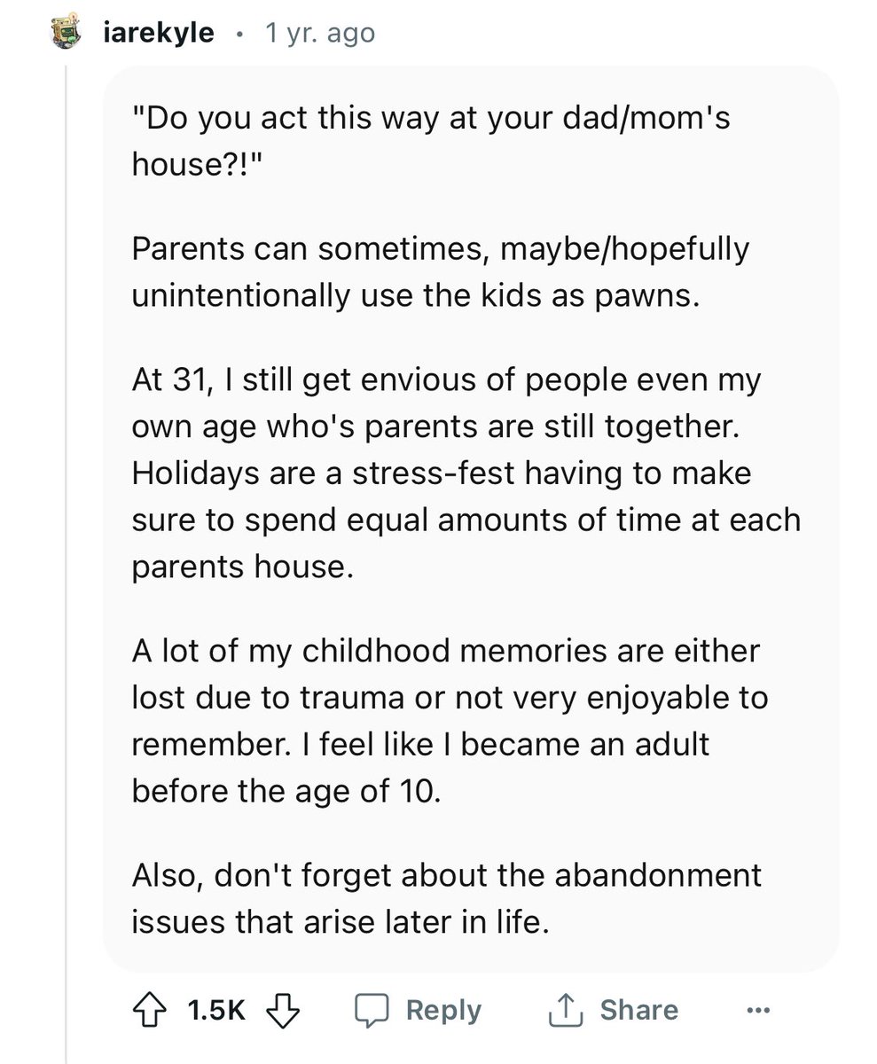 robkhenderson's tweet image. People raised by divorced parents described experience that individuals raised in a single house don’t understand/consider. reddit.com/r/AskReddit/co…