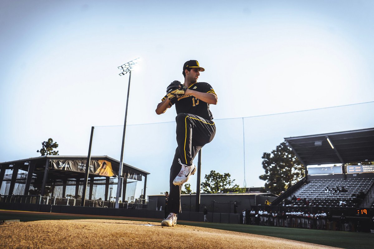 LBDirtbags's tweet photo. TOP. TEN. 👏

Nico Zeglin checks in at #️⃣🔟 on D1’s starting pitcher rankings!

@d1baseball | #skoBags https://t.co/pnOjdV9S44