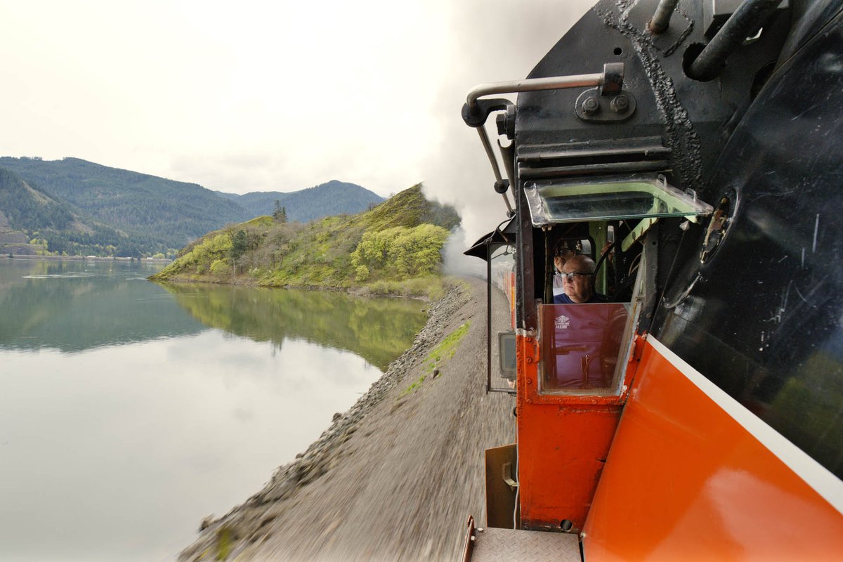 fleetscience's tweet image. 🚂 All Aboard! 🚂 
Journey throughout North America and learn about the challenges and science of railroading in #TrainTime.  
Documentary films in the #GiantDome are available everyday and included with admission. Head to the link to grab your tickets! bit.ly/3NVZuTo
