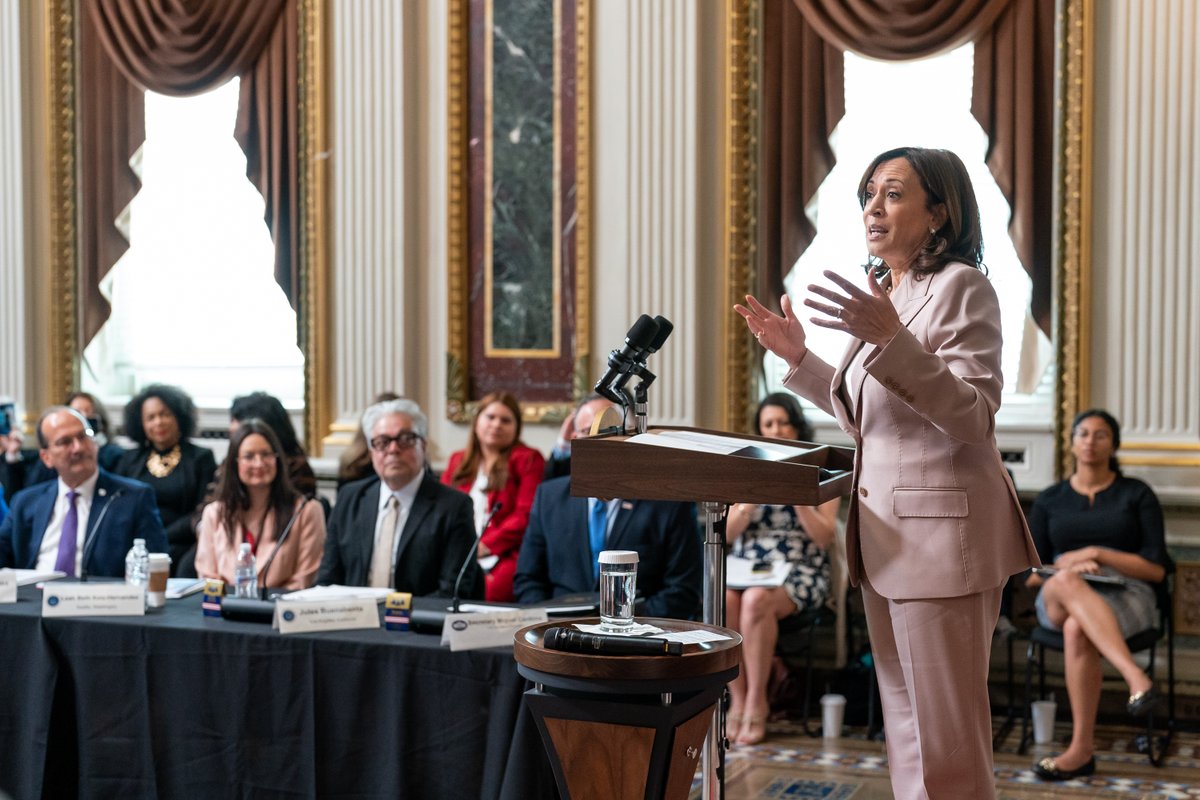 I was honored to swear in the President’s Advisory Commission on Advancing Educational Equity, Excellence, and Economic Opportunity for Hispanics. 
 
Our Administration is committed to continuing to create educational and economic opportunity for Hispanic communities.
