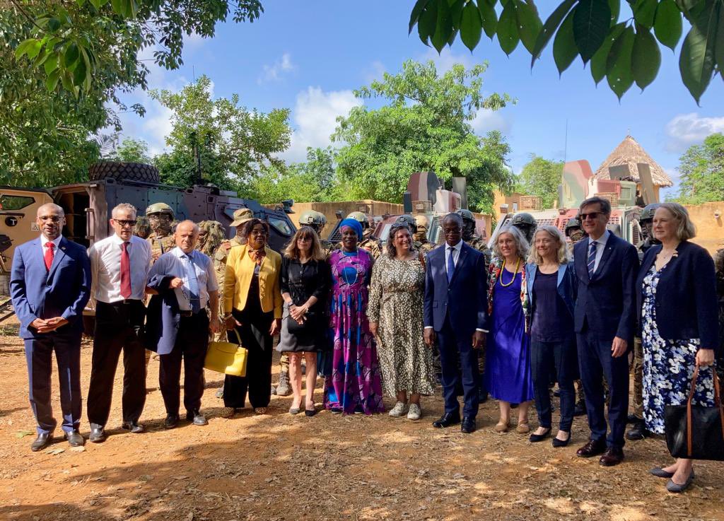 Pose de la 1e pierre des futures infrastructures de l’Academie Internationale de Lutte Contre le Terrorisme, grâce aux 10 M€ <a href="/EU_Partnerships/">EU International Partnerships 🇪🇺</a>, lors du 1er Conseil d’Admin présidé par le Ministre d’Etat de la Défense de CI et la Secrétaire d’Etat de FR, avec tous ses partenaires