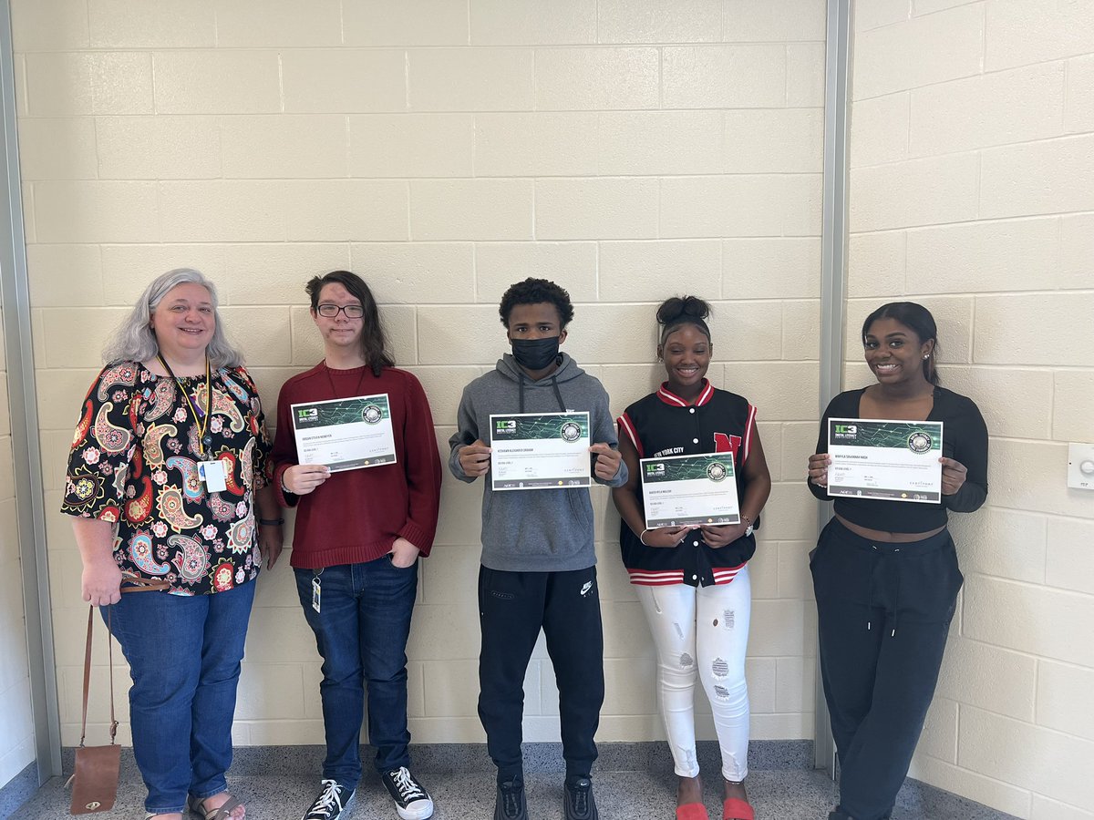 tlwilbur's tweet photo. Congratulations to our newest flock of IT Certified Professionals. This group of 9 computer science students earned Level 1 of the IC3 Digital Literacy Certification demonstrating their knowledge and skills over 7 competencies domains. @WHS_Redhawks @RedhawkJackson1 @RichlandTwo https://t.co/kI0rHBDNSC