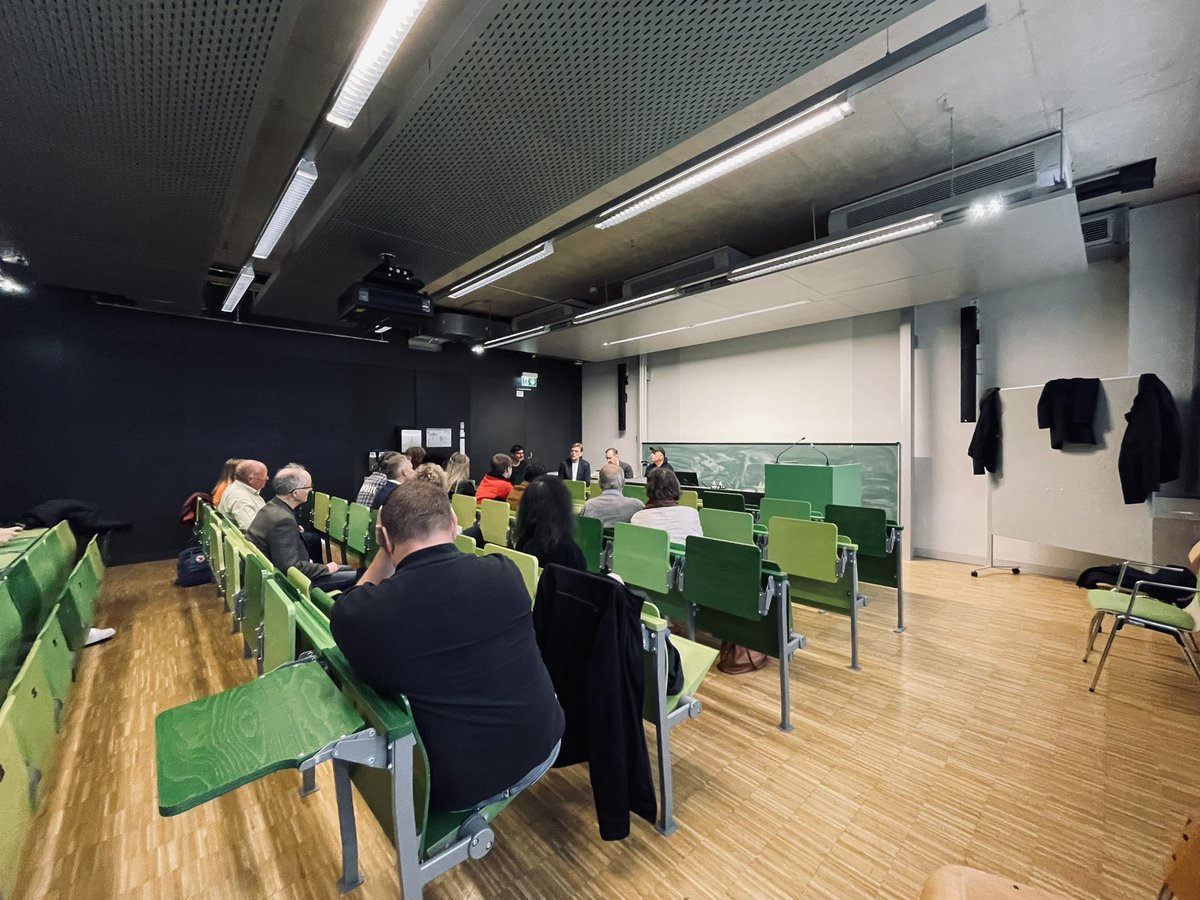VillaMerlaender's tweet photo. Zu Gast bei der Veranstaltung zu #Schürplätzen in #Belsecz u.a. der bekannte #Journalist #PawełPiotrReszka https://t.co/eIsAL0Pnew