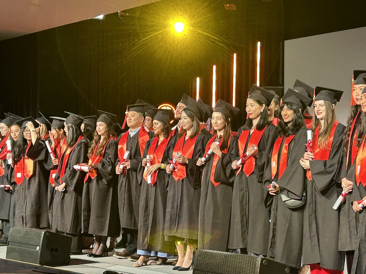 EMLYON's tweet image. They are officially entering the great @emlyonalumni family ✨🎓 Congratulations to our new emlyon graduates! #masterofscience #emlyon