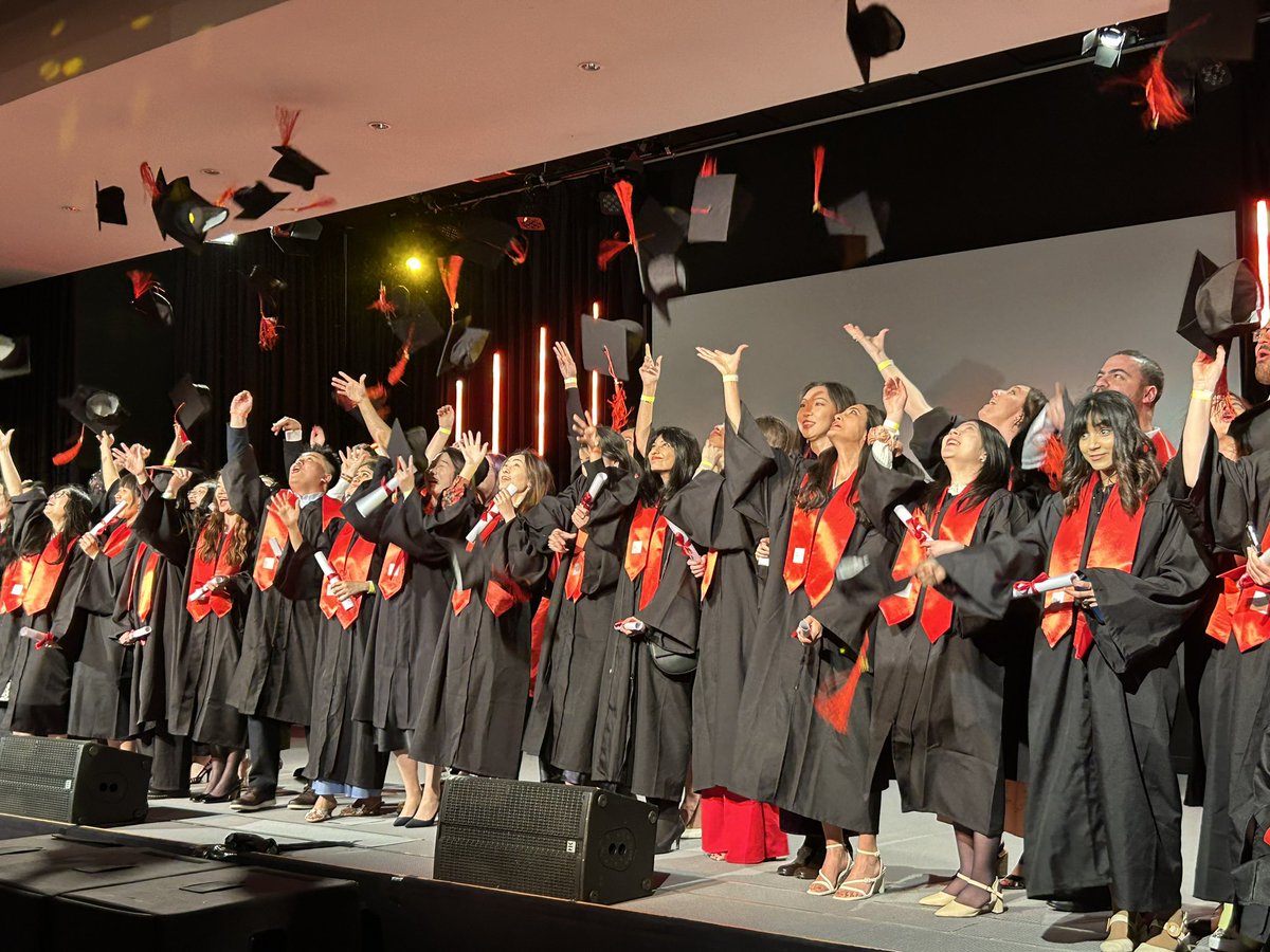 EMLYON's tweet image. They are officially entering the great @emlyonalumni family ✨🎓 Congratulations to our new emlyon graduates! #masterofscience #emlyon