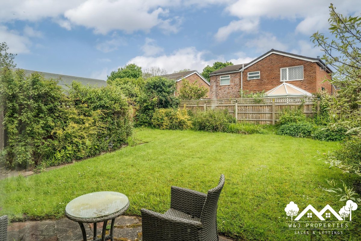 WJ_Properties's tweet photo. W&amp;J Properties is pleased to share with you its latest sneak preview! 🏡

#SneakPreview #Leyland #3Bedroom #Detached #FrontGarden #RearGarden #Location #Garage 🤩 https://t.co/iJw7aByNgV