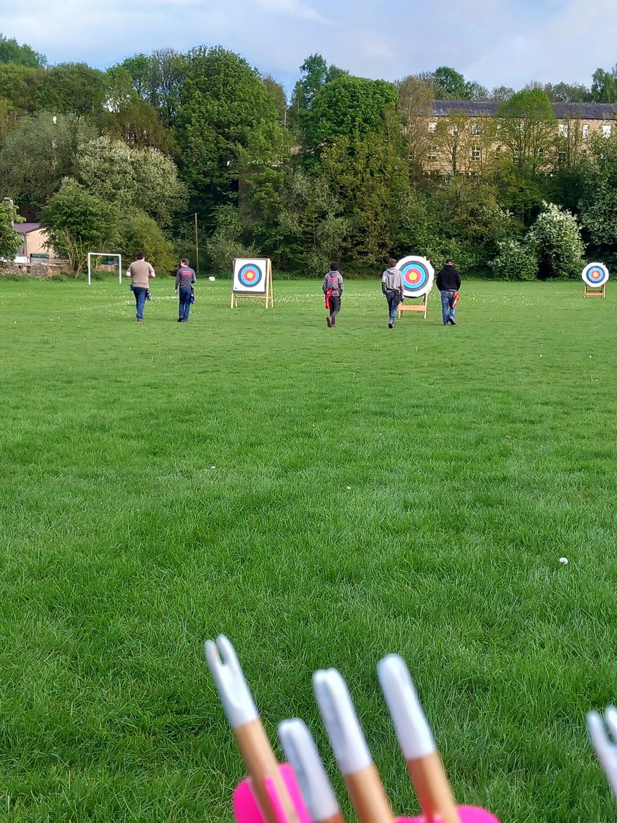 It's a lovely evening for some archery practice.
#lovearchery #penninearchersathome
@archerygb