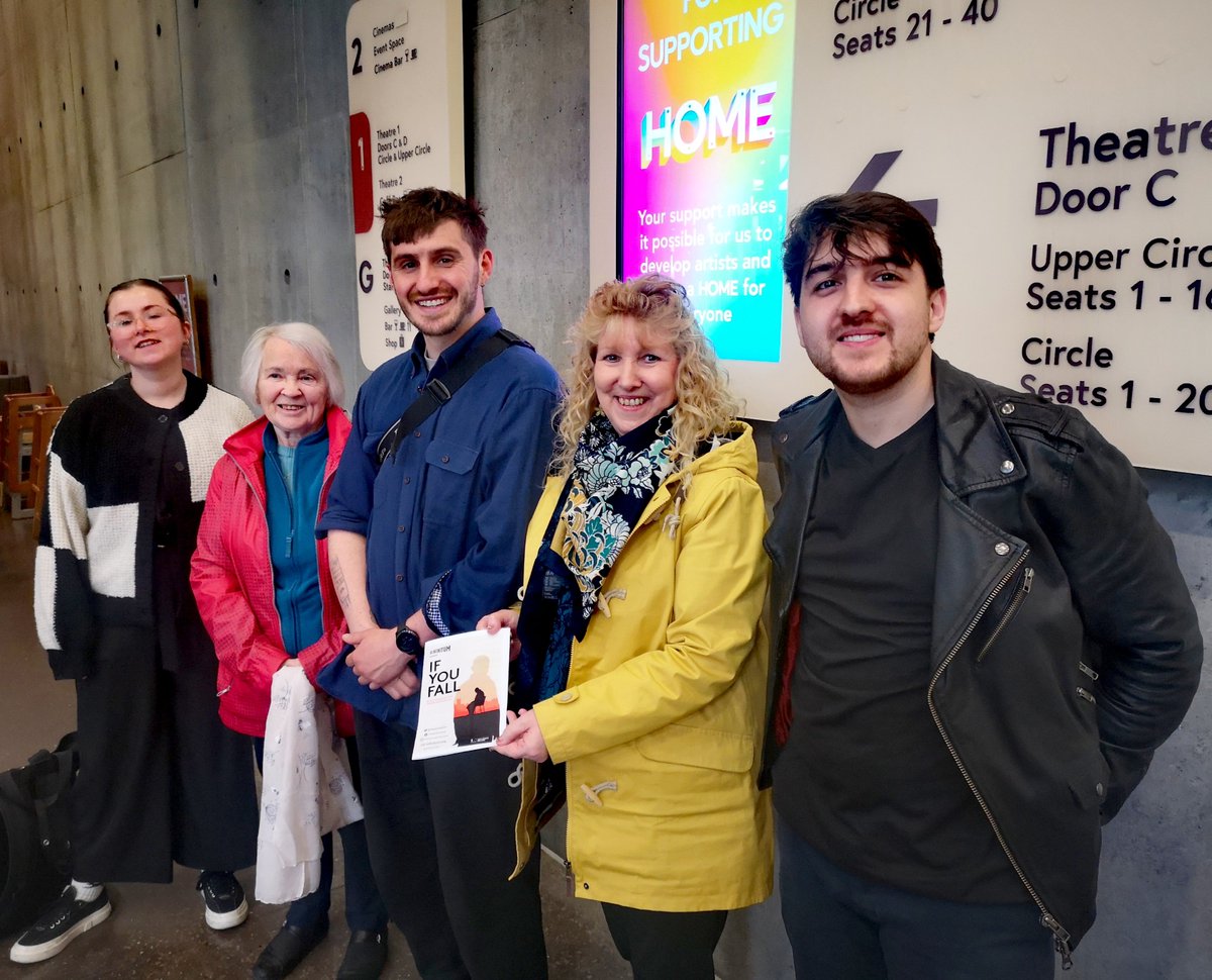 jean_jewels's tweet photo. Felt inspired by the drama #IfYouFall 🎭performed by Ad Infinitum @TheatreAdInf 👌#HOME #MANCHESTER 👏
Thank you to Beth @theoldcourts for the Invitation to join you, Rory & Keiron for a thought provoking afternoon @SuterMrs @JanetMadden13 @mrssusanvjones @Haili https://t.co/ef0fMR1j9S