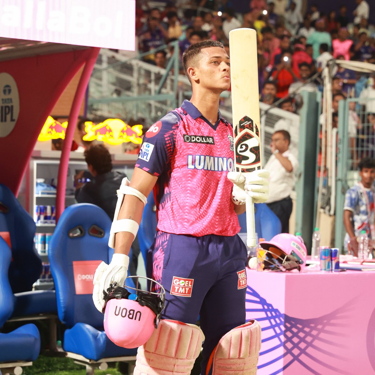 ESPNcricinfo tweet media