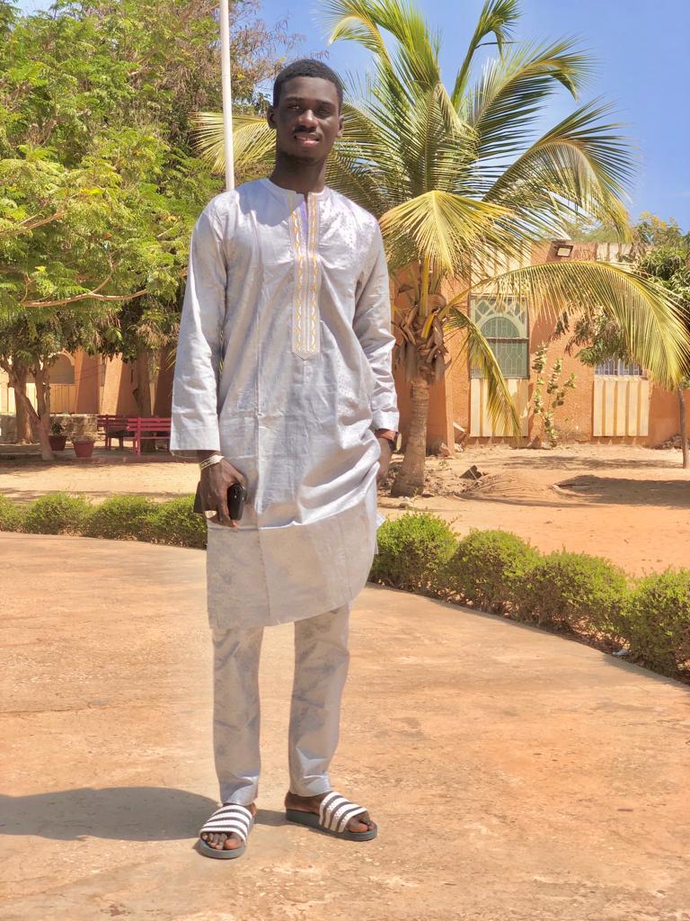 Cheikh_SN06's tweet photo. Rien n'est plus embêtant que d'être un éternel calculateur 🤫 https://t.co/B8TdEIjxKr